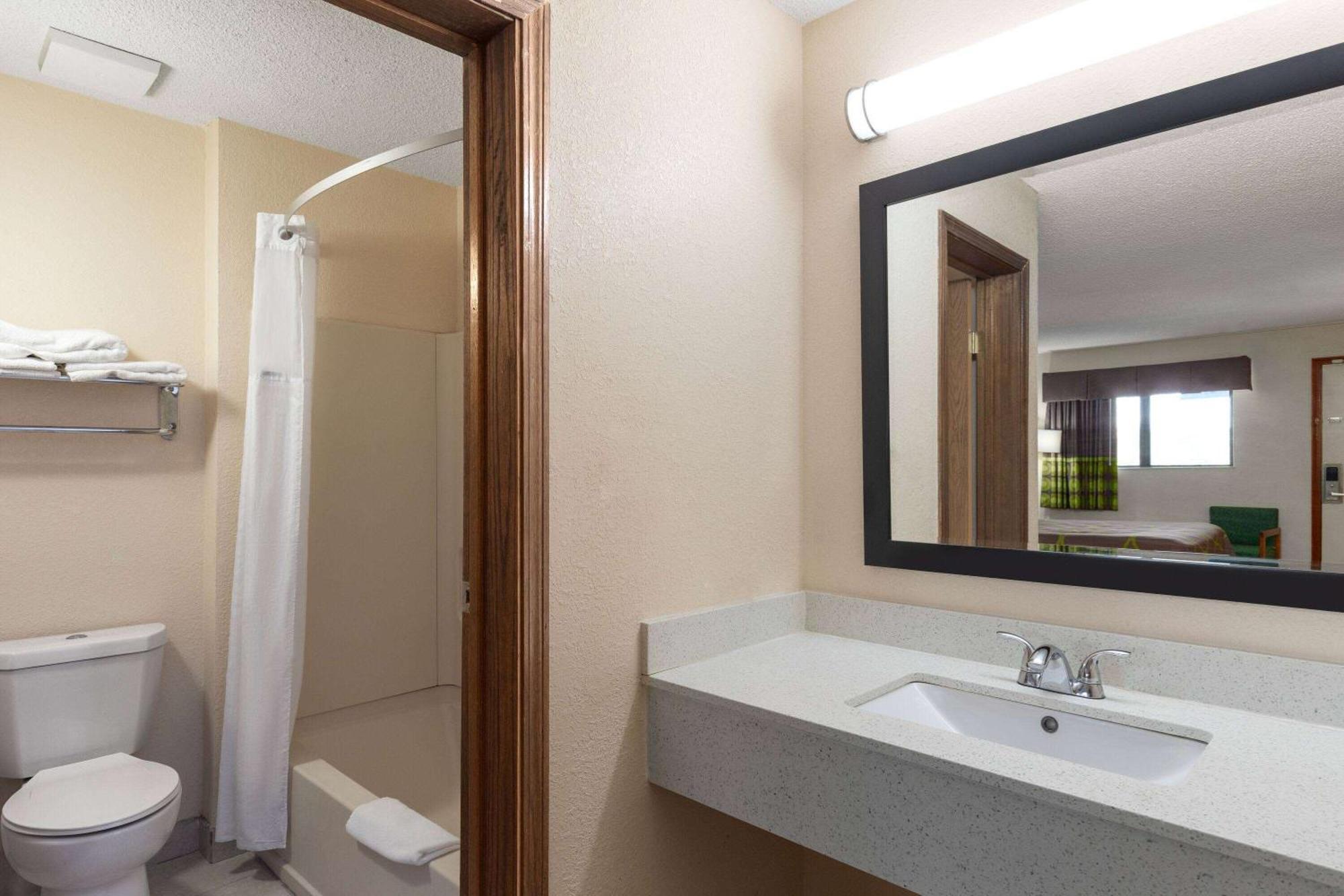 ซูเปอร์ 8 บาย วินด์แฮม ฟอร์ตมิตเชลล์ ซินซิแนตติ แอเรีย Hotel Fort Mitchell ภายนอก รูปภาพ