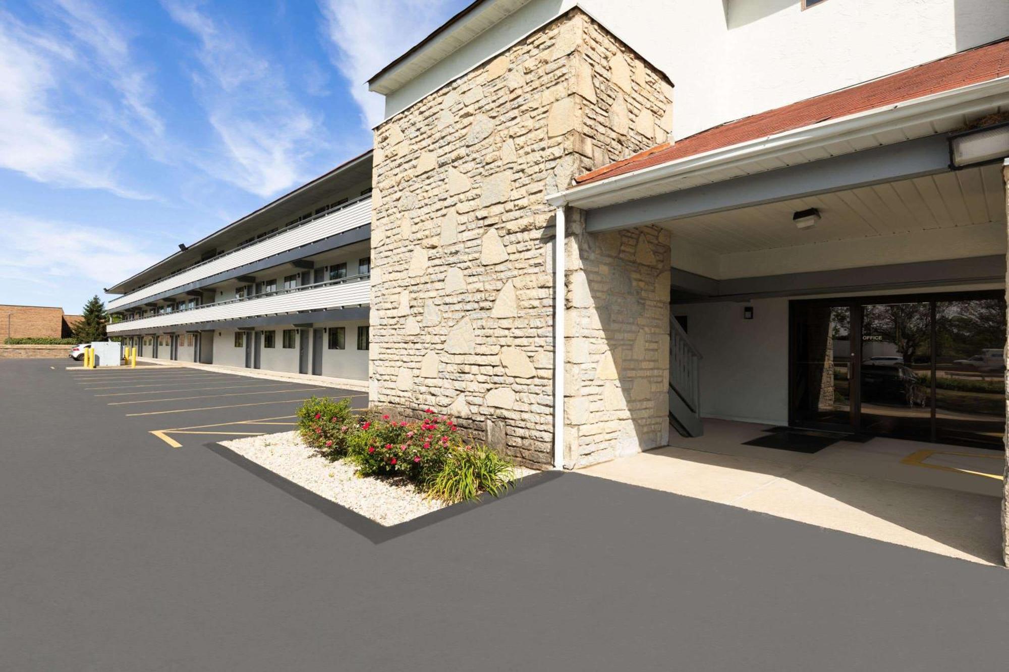 ซูเปอร์ 8 บาย วินด์แฮม ฟอร์ตมิตเชลล์ ซินซิแนตติ แอเรีย Hotel Fort Mitchell ภายนอก รูปภาพ